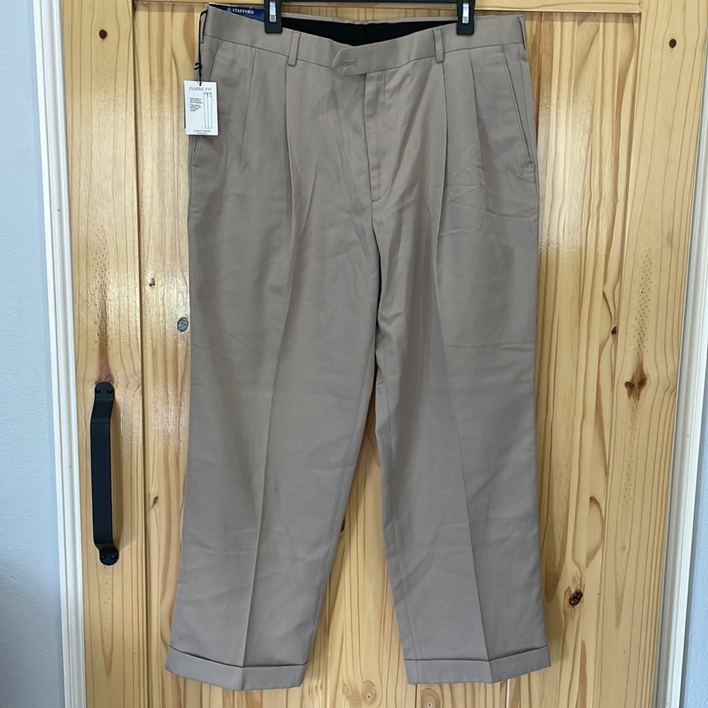 Stafford NWT Men’s Dress Pants. Pleased Classic Fit. Size 38